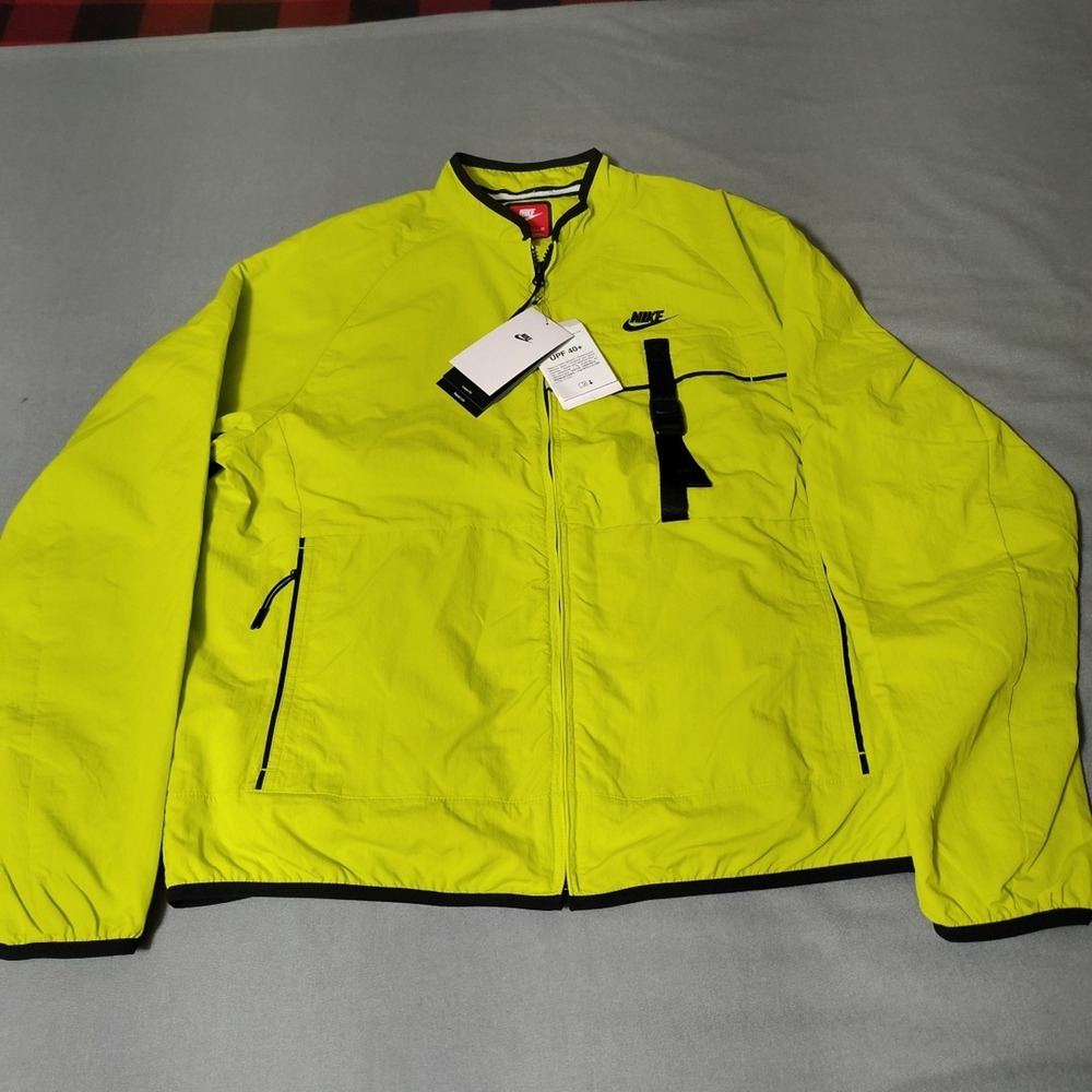 Nike Tech Woven Repel UV 40+ Full-Zip Jacket Lime Black FZ0750-357 Men’s Size L